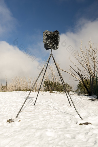 三角函数点标记的<strong>峰会</strong>山覆盖雪