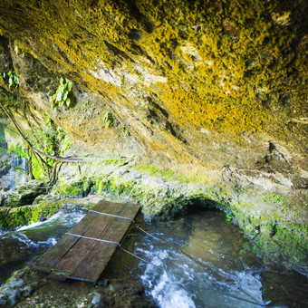 洞穴桥在河misol瀑布附近Palenque恰帕斯州墨西哥