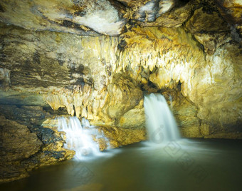 地下洞穴misol瀑布附近Palenque恰帕斯州墨西哥