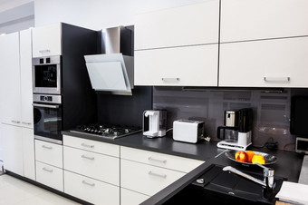 现代奢侈品嗨泰克黑色的和白色厨房室内清洁设计现代嗨泰克厨房清洁室内设计