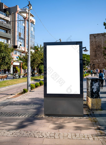 桥塔模拟的城市阳光明媚的一天空白广告牌模型空白广告牌模型