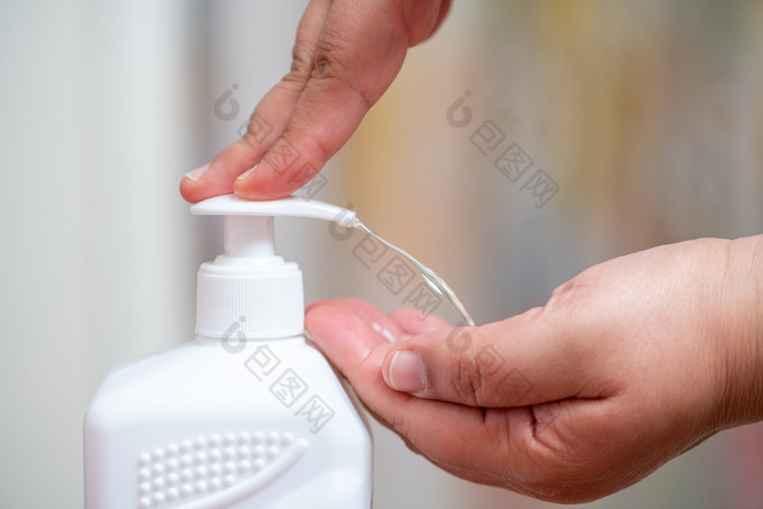 消毒你的手与洗手液为消毒和杀死的病毒你的手消毒你的手