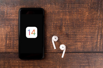 安塔利亚火鸡6月iPhone与的标志的新Ios苹果下一个操作系统为它的smarphones发布安塔利亚火鸡6月Ios开发人员β有被realesed的所有新小部件是所示在这里