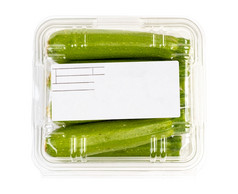 包装和标签绿色西葫芦孤立的白色背景