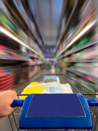 超市电车模糊背景超市概念为快购物