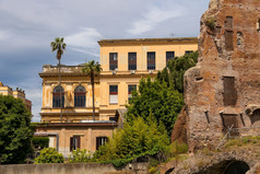 废墟附近的美丽的宫罗马意大利
