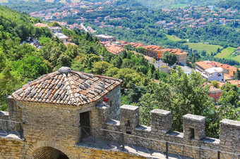 视图的村从的堡垒三马里诺的共和国三马里诺