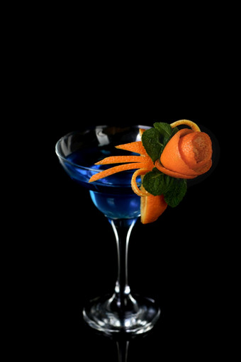 艺术<strong>橙色</strong>-水果雕刻如何使柑橘类装饰设计为喝