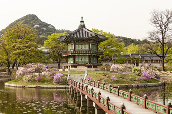 的展馆影响<strong>深远</strong>的香味小宝塔人工岛的中心小湖的Gyeongbokgung宫复杂的首尔