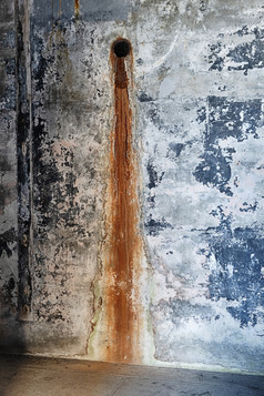 老管有创建生锈的水染色混凝土墙内部堡凯西whidbey岛华盛顿状态