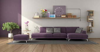现代生活房间与紫色的沙发和木货架上墙呈现现代生活房间与紫色的沙发