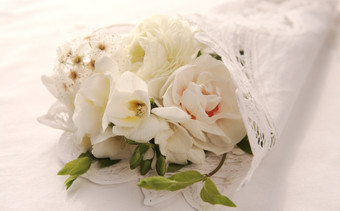 白色花花束