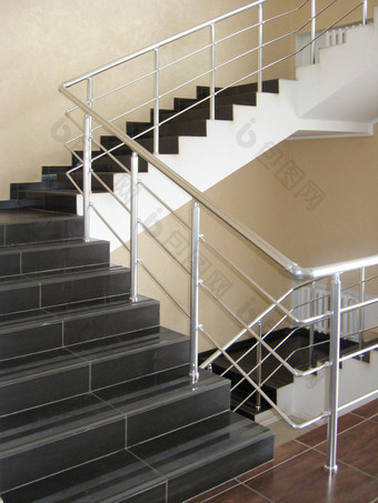 <strong>现代办公室</strong>楼梯<strong>现代办公室</strong>楼梯与与瓷砖步骤