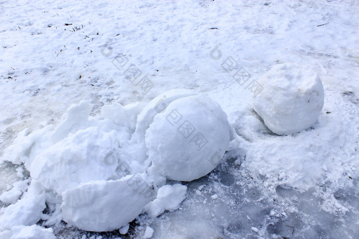 死雪人与破碎的身体铺设雪破碎的雪人与雪背景破碎的球雪哪一个雪人是使是说谎雪破碎的球雪哪一个雪人是使是说谎雪