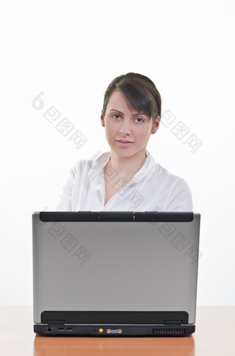 肖像漂亮的业务女人办公室桌子上前面移动PC垂直拍摄焦点眼睛