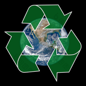 地球与绿色回收标志在黑色的背景地球照片礼貌美国宇航局国家海洋和大气管理局全球自然科学基金芬兰语核电站七级社诺曼Kuring