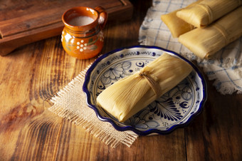 prehispanic菜典型的墨西哥和一些拉丁美国国家<strong>玉米</strong>面团包装<strong>玉米</strong>叶子的<strong>玉米</strong>粉蒸肉是蒸