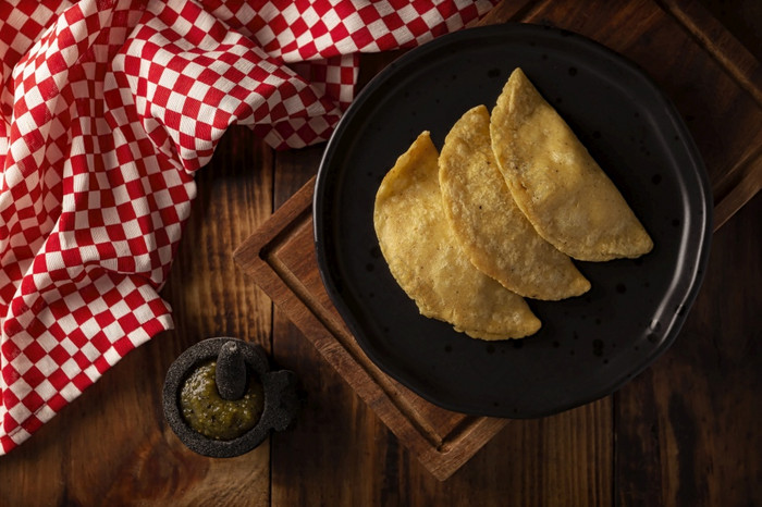 点了豁免传统的墨西哥开胃菜歌海娜茶深炸手工制作的玉米玉米粉圆饼那可以填满与宽各种成分奶酪猪肉皮肉等