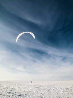 Kiteboarding雪风筝