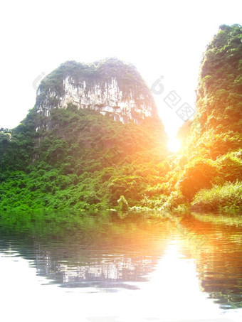 <strong>安保</strong>兵越南7月身份不明的游客页7月页的风景优美的区域排名特殊的越南