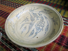 Chu)他们给予陶瓷从的世纪著名的的世界与独特的产品