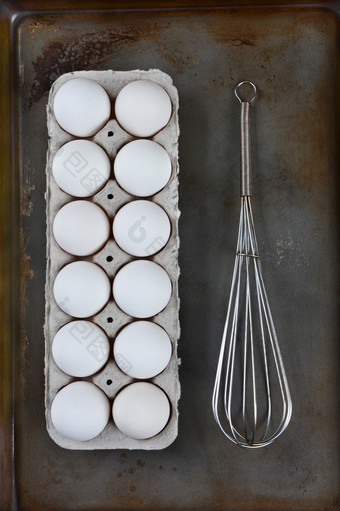 高角图像纸箱鸡蛋而且线搅拌金属烘焙表垂直格式