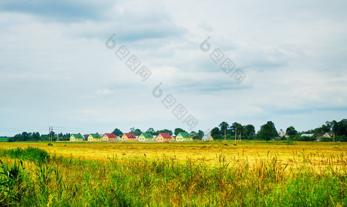 自然农村景观自然农村景观多云的夏天一天