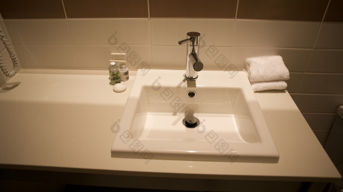 浴室与洗盆地首页酒店相关的浴室与洗盆地房子酒店房间相关的