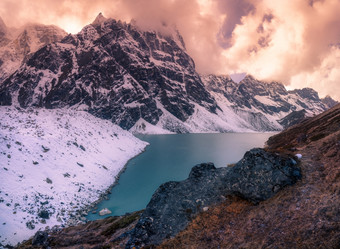 日落景观的山湖雪而且喜马拉雅山脉<strong>峰会</strong>