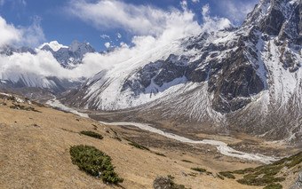pheriche谷和喜马拉雅山脉峰会珠穆朗玛峰基地营长途跋涉尼泊尔