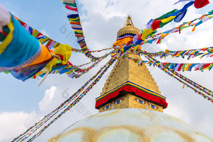 布达纳特佛塔和祈祷旗帜加德满都尼泊尔佛教佛塔布达佛塔一个的最大舍利塔的世界