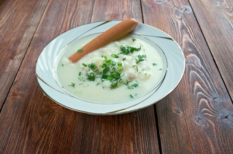 Sachsische土豆汤土豆汤与香肠德国而且奥地利厨房
