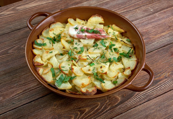 Panackelty砂锅菜传统的在的东北英格兰土豆炖肉