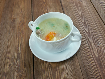 Hochzeitssuppe婚礼soupGerman汤基于<strong>鸡肉</strong>汤强化与<strong>鸡肉</strong>小肉丸