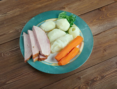 新英格兰煮熟的晚餐基础传统的新英格兰餐组成咸牛肉与卷心菜而且蔬菜potatopopular新英格兰而且部分大西洋加拿大