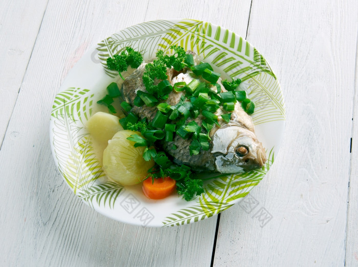 鱼头砂锅海鲜菜从中国