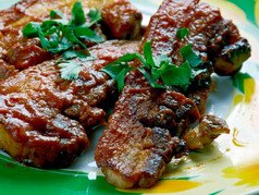 奇查龙萨尔萨舞菜一般组成炸猪肉肚子炸猪肉皮