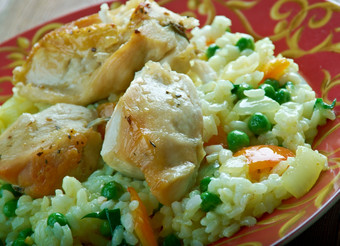 qatami布林吉特炸鸡与大米和蔬菜格鲁吉亚厨房