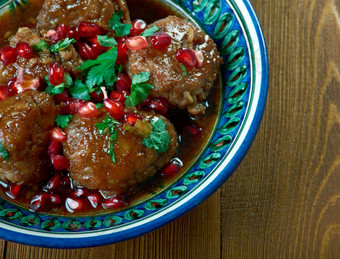 烤肉串鲫鱼酸樱桃卡巴布阿拉伯语特殊的种类烤肉串哪一个使与剁碎羊肉和樱桃