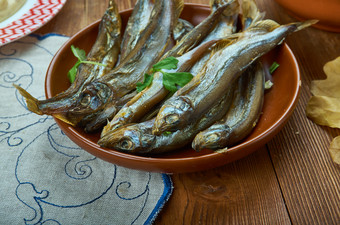 <strong>邻居</strong>鲱鱼荷兰厨房传统的各种各样的菜前视图