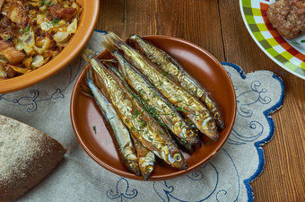 屈曲热熏<strong>鲱鱼</strong>类似的的基普和的<strong>鲱鱼</strong>瑞典自制的厨房传统的各种各样的菜前视图