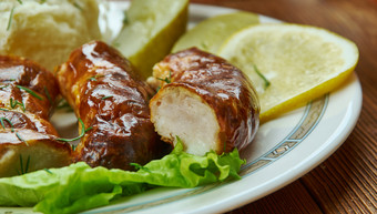 医学波爾斯斯堪的那维亚<strong>五香</strong>香肠使剁碎猪肉和牛脂丹麦自制的厨房传统的各种各样的菜前视图