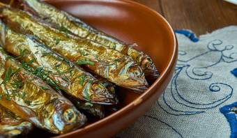 屈<strong>曲热</strong>熏鲱鱼类似的的基普和的鲱鱼瑞典自制的厨房传统的各种各样的菜前视图