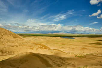 蒙古金沙蒙古Els桑迪沙丘沙漠明亮的阳光明媚的一天