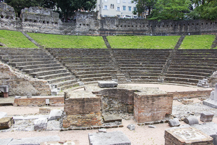 废墟古老的罗马圆形露天剧场的里雅斯特意大利