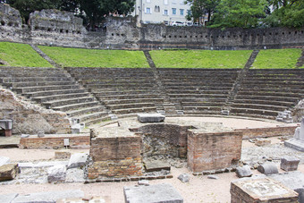 废墟古老的罗马圆形露天剧场的里雅斯特意大利