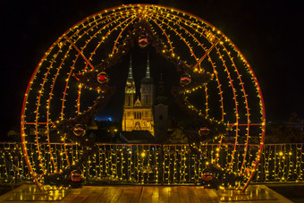 出现萨格勒布晚上全景萨格勒布大教堂的时间出现圣诞节和新一年rsquo夏娃萨格勒布克罗地亚