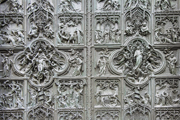 细节青铜浅浮雕的Pieta场景浅浮雕米兰rsquo大教堂门