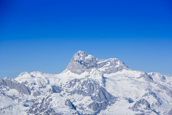 全景视图的雪山特里格拉夫的最高峰斯洛文尼亚