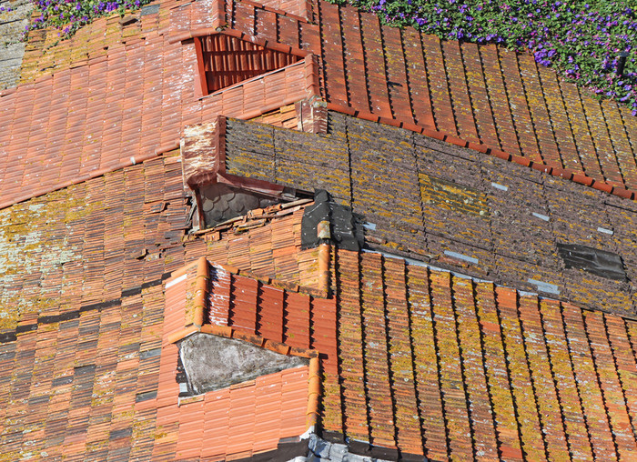 屋顶与老屋顶瓷砖图片